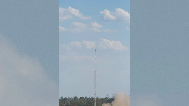 Nixus-Rakete während des Lift-off während des EuroC25 Wettbewerbs